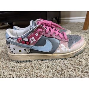 nike dunks hello kitty